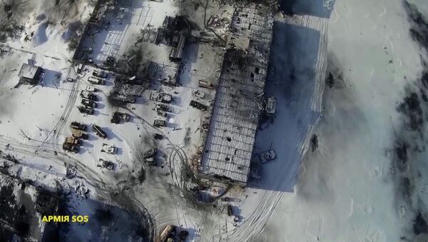 Aeropuerto destruido en Donetsk - Sputnik Mundo