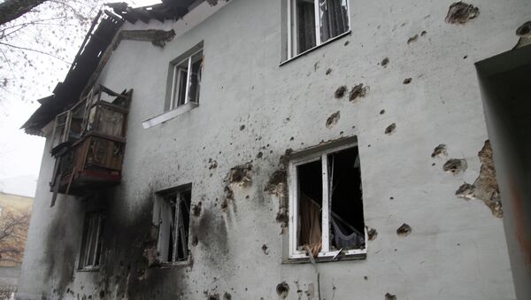 Amnesty International acusa a Kiev y a las milicias de la muerte de civiles en Donbás - Sputnik Mundo