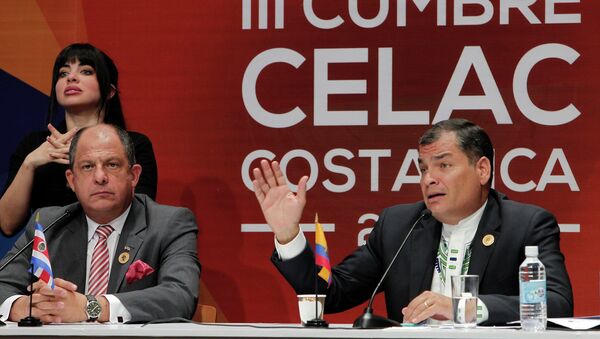Rafael Correa, presidente de Ecuador (dcha.), en la III cumbre de la CELAC - Sputnik Mundo