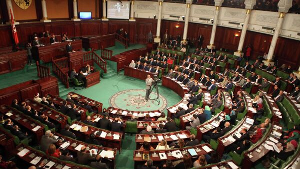 Премьер-министр Туниса Хабиб Эссид выступает перед парламентом - Sputnik Mundo