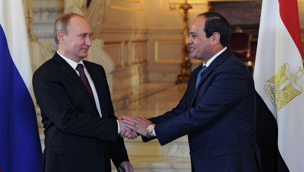 Presidente de Rusia, Vladímir Putin y presidente de Egipto, Abdelfatah al Sisi (archivo) - Sputnik Mundo
