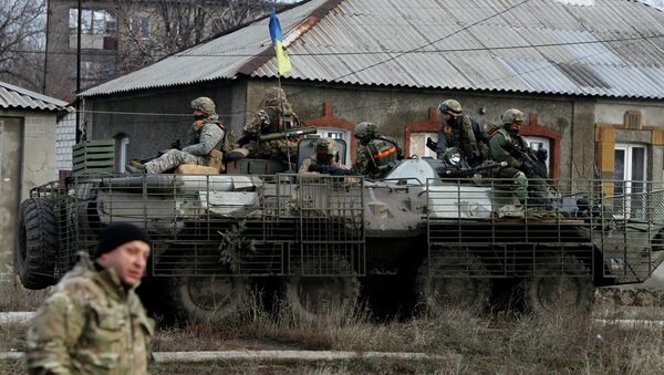 Soldados ucranianos cerca de Debáltsevo - Sputnik Mundo