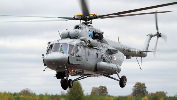Nuevo helicóptero de transporte Мi-17V-5, uno de los que fueron presentados en la exposición Aero India 2015 - Sputnik Mundo