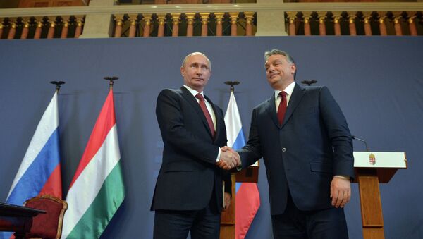 Vladímir Putin, presidente de Rusia, y Víktor Orban, primer ministro de Hungría - Sputnik Mundo