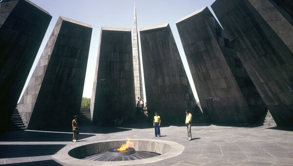 Monumento en Ereván erigido en memoria de las víctimas de la matanza de 1915 - Sputnik Mundo