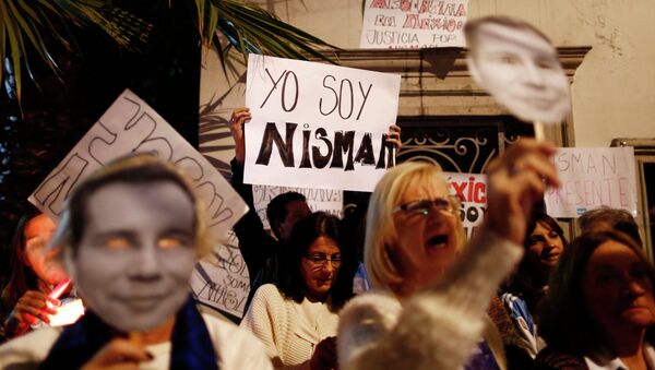 Centenares de miles de argentinos rinden homenaje al fiscal Nisman en marcha de silencio - Sputnik Mundo