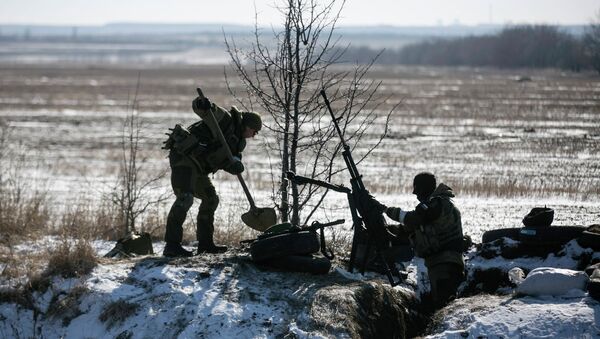 Los milicianos de la autoproclamada República Popular de Donetsk (RPD), en puesto de control en la carretera de la Uglegorsk a Debáltsevo - Sputnik Mundo
