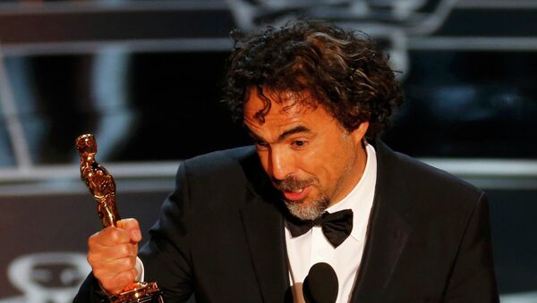 Director Alejandro Inarritu accepts the Oscar for Best Director for his film Birdman - Sputnik Mundo