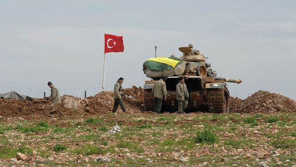Turkish soldiers and an army tank take position at the new site of the Suleyman Shah tomb - Sputnik Mundo
