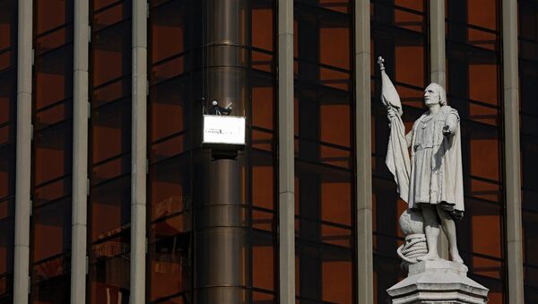 Estatua de Cristóbal Colón en Madrid - Sputnik Mundo