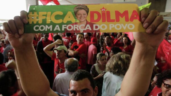 Más de 20.000 personas se manifiestan en Brasil contra el 'impeachment' - Sputnik Mundo