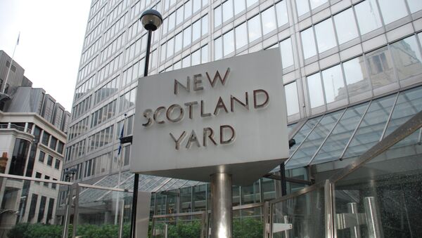Investigan a Scotland Yard por presunto encubrimiento de poderosos pederastas británicos - Sputnik Mundo