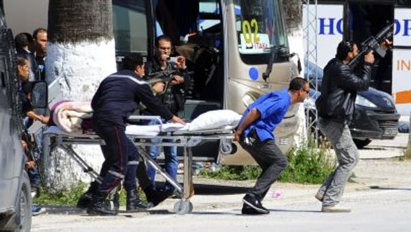 Эвакуация туристов вследствие нападения на музей в Тунисе - Sputnik Mundo