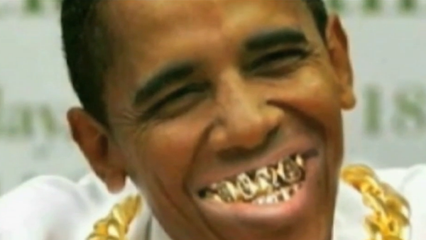 El policía Alex Álvarez produjo un video que muestra al presidente Obama con cadenas de oro y dientes dorados - Sputnik Mundo