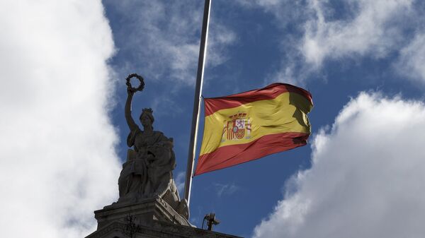 Bandera de España a media asta - Sputnik Mundo