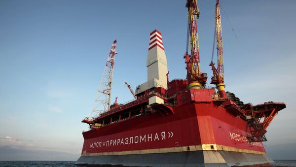 Нефтедобывающая платформа Приразломная в Баренцевом море (архивное фото 25.08.2012) - Sputnik Mundo