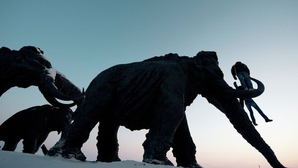 Un monumento de mamut - Sputnik Mundo
