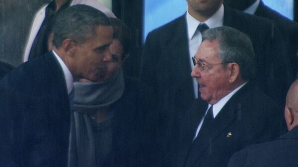 Presidente de EEUU, Barack Obama (izda.) y  líder de Cuba, Raúl Castro - Sputnik Mundo