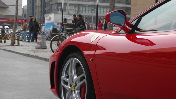 Ferrari en la calle de una de las ciudades chinas - Sputnik Mundo