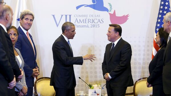 Presidente de EEUU, Barack Obama, y presidente de Panamá, Juan Carlos Varela, durante una rueda de prensa en el marco de la Cumbre de las Américas. 10 de abril de 2015 - Sputnik Mundo