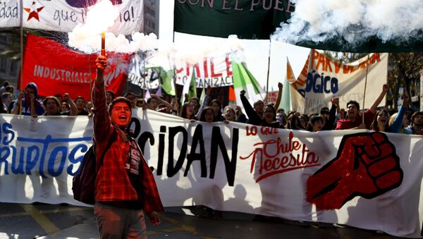 Las protestas estudiantiles en Chile (archivo) - Sputnik Mundo