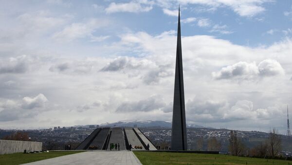 Monumento dedicado a víctimas del genocidio armenio, Tsitsernakaberd - Sputnik Mundo