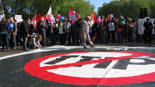 Manifestación contra el Tratado TTIP en Madrid - Sputnik Mundo