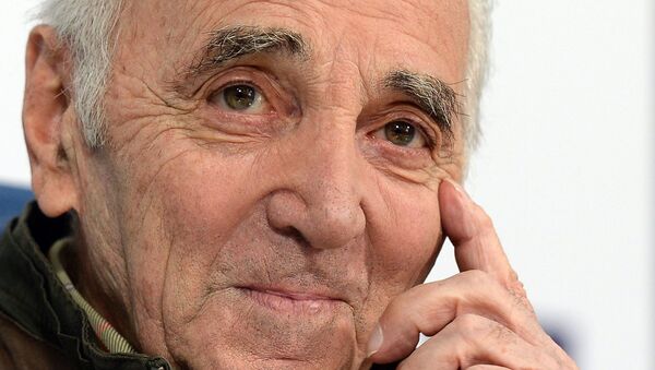 Charles Aznavour - Sputnik Mundo