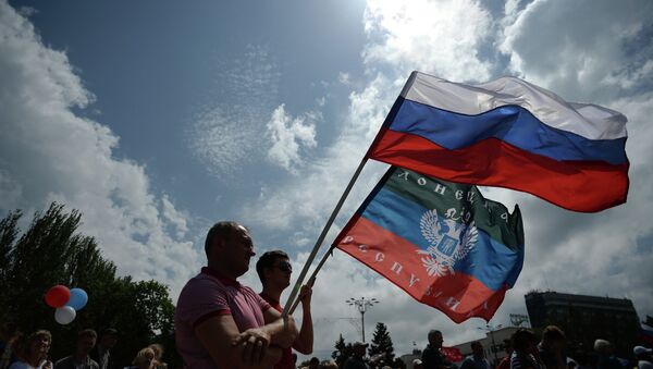 Participantes de la manifestación en apoyo de la RPD en Donetsk (archivo) - Sputnik Mundo