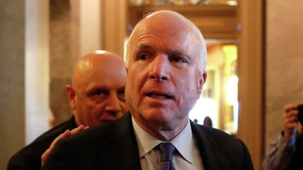 John McCain, senador norteamericano - Sputnik Mundo