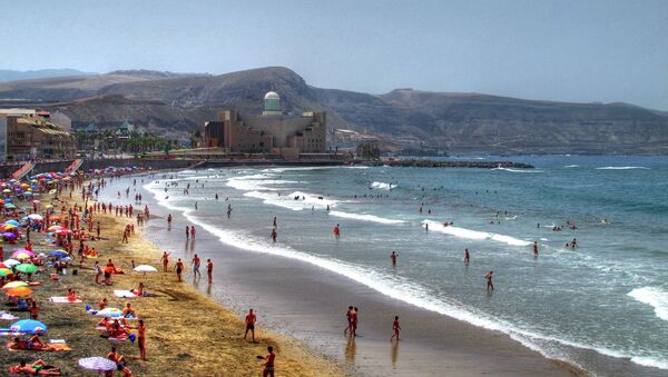 Verano en La Playa de Las Canteras Las Palmas de Gran Canaria (archivo) - Sputnik Mundo