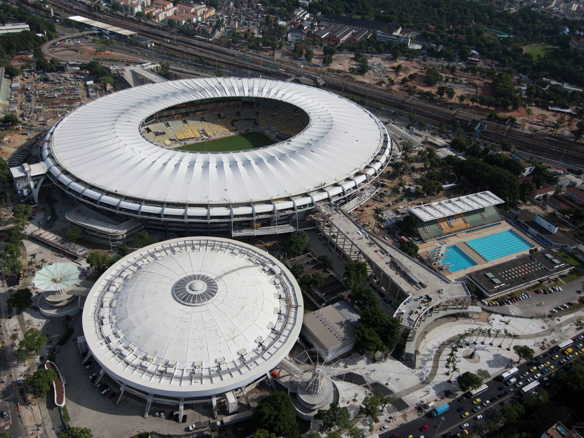 Знаменитый стадион в рио. Олимпийский стадион Рио де Жанейро. Стадион Маракана в Рио-де-Жанейро. Маракана 2016. Стадион Маракана.