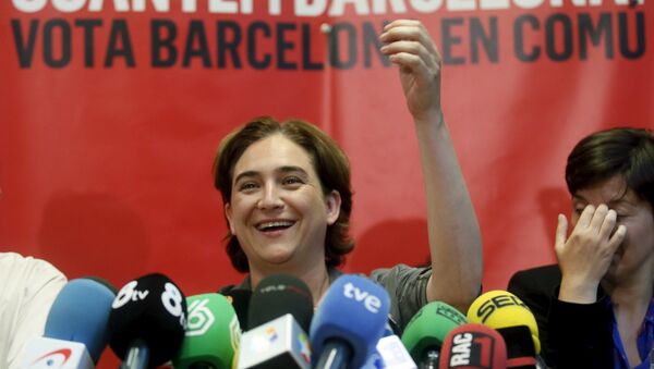 Ada Colau, líder de la plataforma Barcelona en Comú - Sputnik Mundo