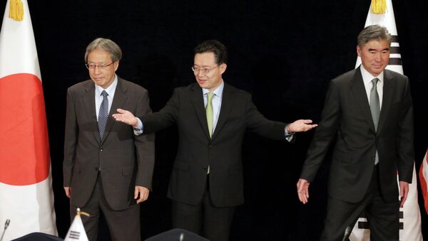 Representantes de Japón, Corea del Sur y EEUU Junichi Ihara, Hwang Joon-kook y  Sung Kim respectivamente - Sputnik Mundo