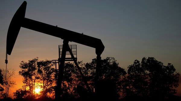 Pozo de petróleo cerca de El Tigre, una ciudad dentro de la Faja Petrolífera del Orinoco - Sputnik Mundo
