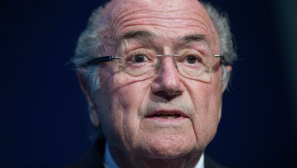 FIFA President Sepp Blatter speaks during a press conference at the headquarters of the world's football governing body in Zurich on June 2, 2015. - Sputnik Mundo