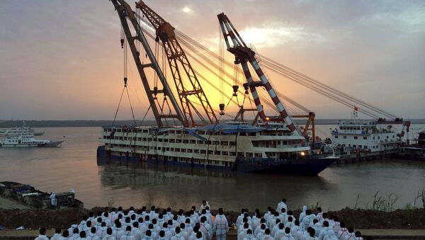 Estrella del Oriente, buque naufragado en el río Yangtsé en China - Sputnik Mundo