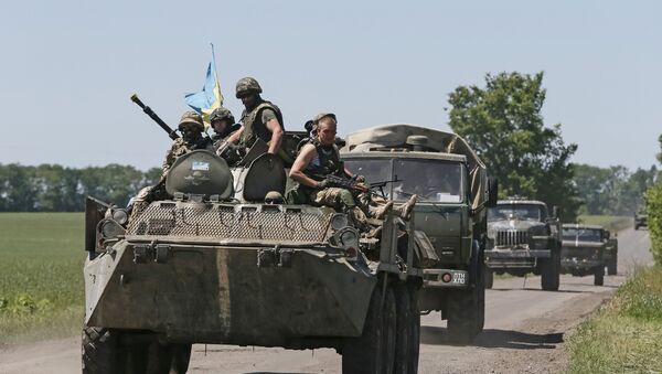 Soldados ucranianos cerca de Donetsk, 7 de junio de 2015 - Sputnik Mundo