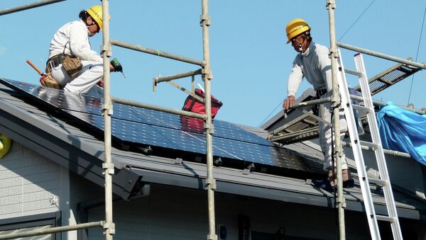 Instalación de paneles solares en Yokohama, Japón - Sputnik Mundo