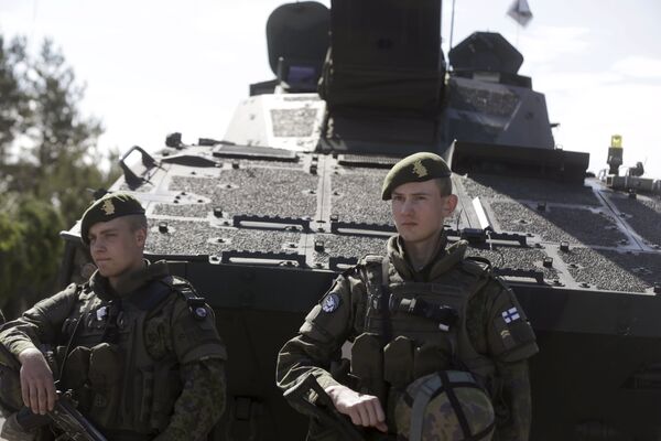 Soldados de la OTAN en los ejercicios Saber Strike 2015 - Sputnik Mundo