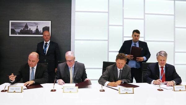 CEOs firman un memorando sobre construcción un gasoducto desde Rusia hasta Alemania a través del mar Báltico - Sputnik Mundo