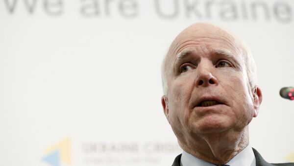 John McCain, senador de EEUU - Sputnik Mundo