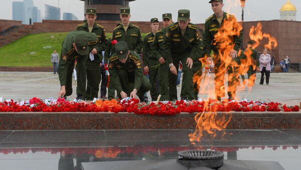 Moscú homenajea a los caídos en la Gran Guerra Patria, el 21 de junio, 2015 - Sputnik Mundo