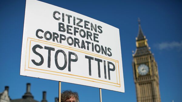 Manifestación contra el TTIP en Londres (archivo) - Sputnik Mundo