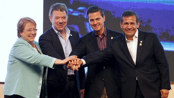 Presidente de Chile, Michelle Bachelet, presidente de Colombia, Juan Manuel Santos, presidente de México, Enrique Peñá Nieto, y presidente de Perú, Ollanta Humala - Sputnik Mundo