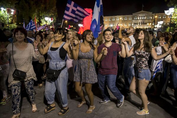 Los griegos dicen 'No' a las medidas de austeridad - Sputnik Mundo