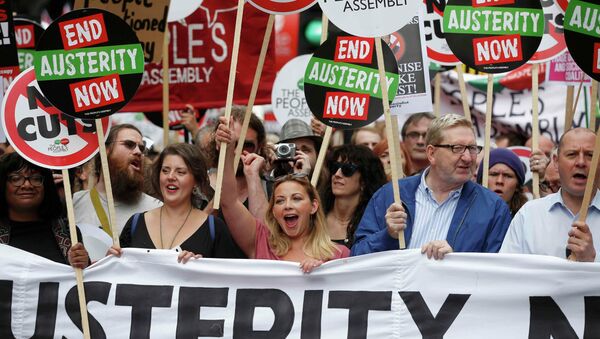 Protesta en contra de austeridad en Londres, Gran Bretaña, el 20 de junio, 2015 - Sputnik Mundo