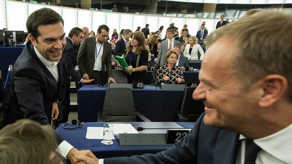 Primer ministro de Grecia, Alexis Tsipras y jefe del Consejo de Europa, Donald Tusk - Sputnik Mundo