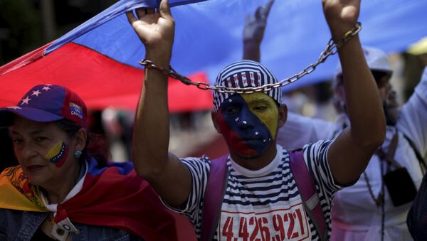 Manifestación en apoyo de la oposición venezolana en Caracas, el 20 de julio, 2015 - Sputnik Mundo
