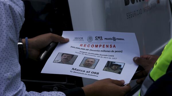 Reparten en México 100.000 folletos con fotos del Chapo Guzmán - Sputnik Mundo